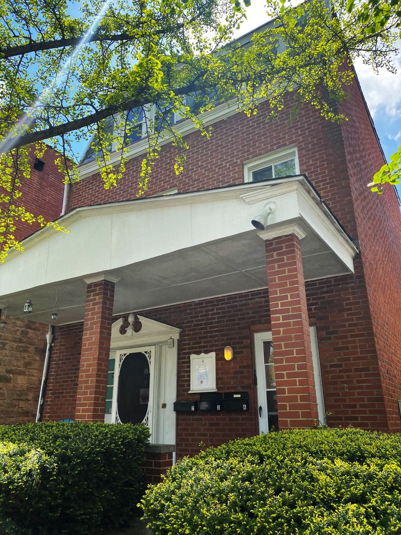 Pittsburgh Apartment: 5916 Bryant Street