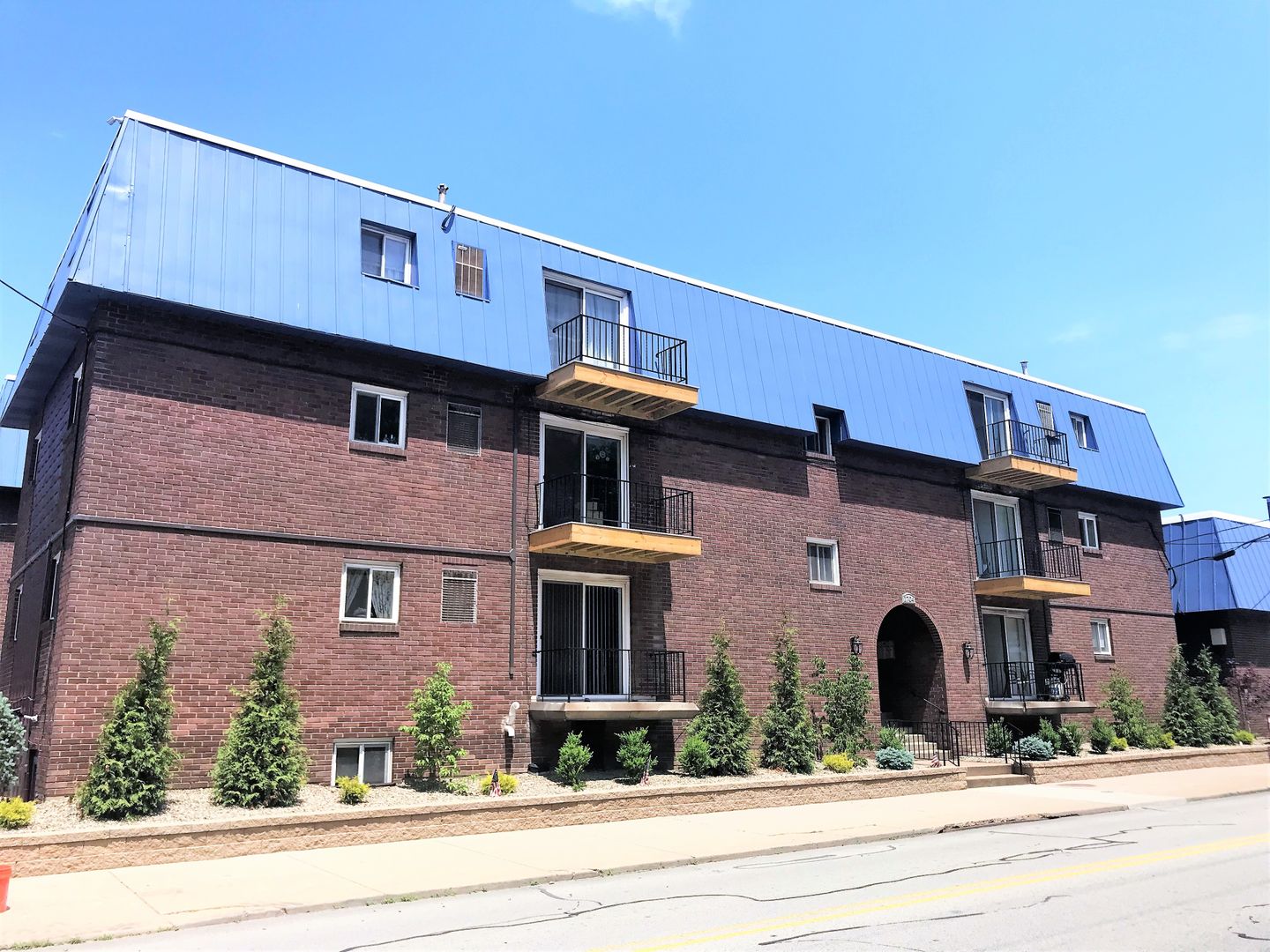 Pittsburgh Apartment: 1704 Main Street