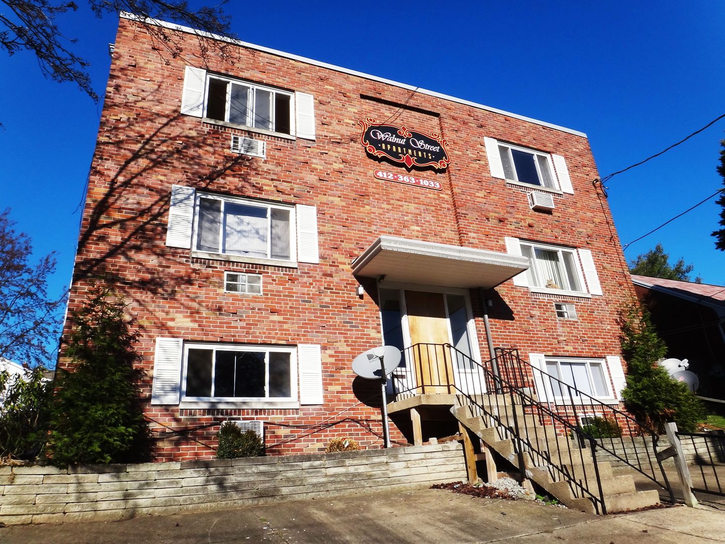 Springdale Apartment: 445 Walnut Street