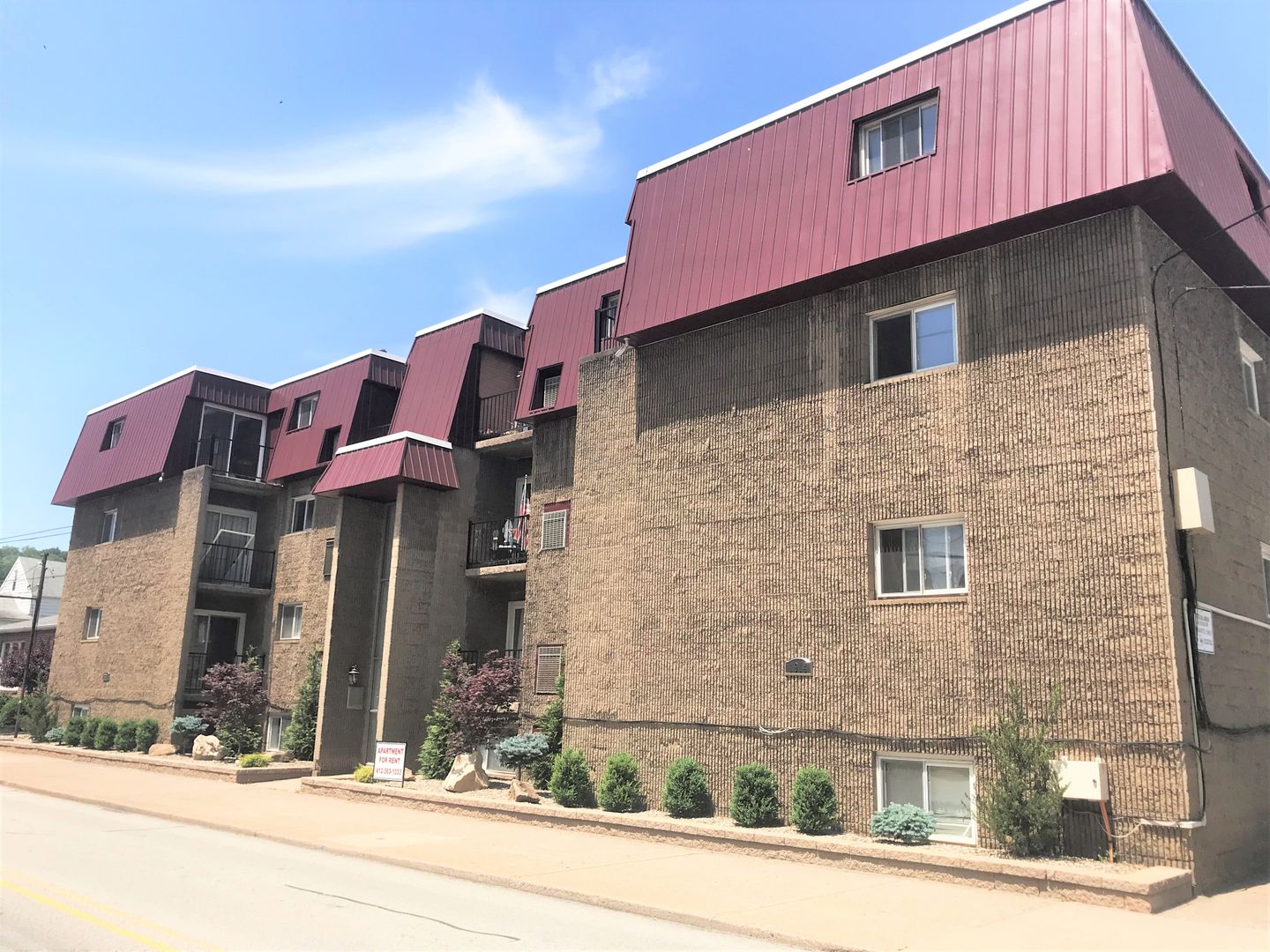 Pittsburgh Apartment: 1914 Main Street
