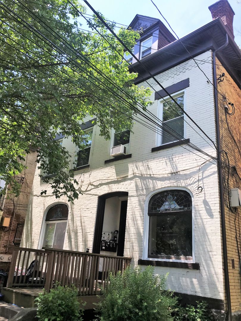 Pittsburgh Apartment: 330 Stratford Ave.