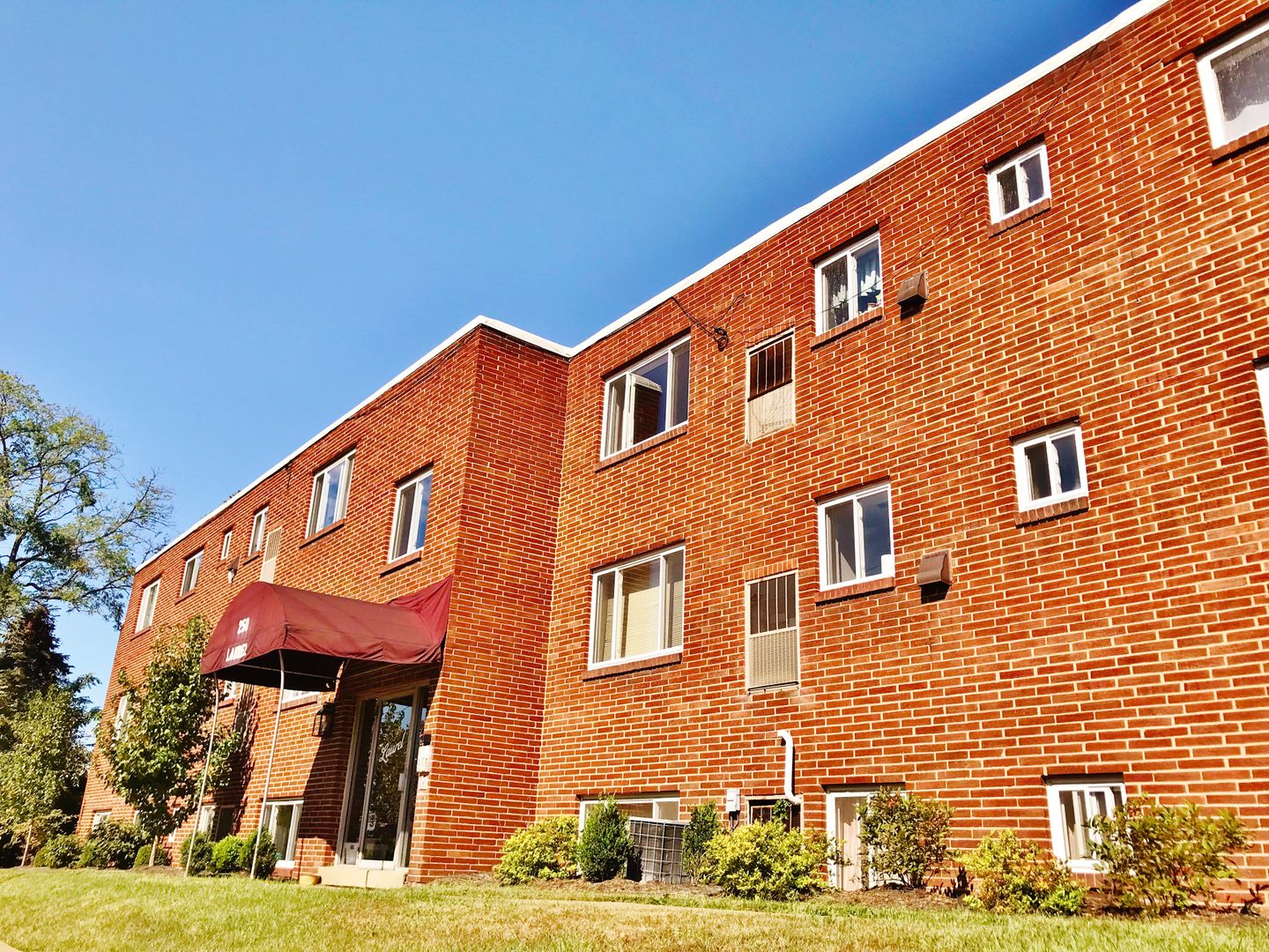 Bellevue Apartment: 250 Laurel Ave.