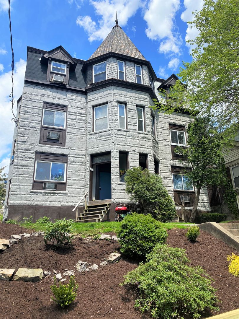 Pittsburgh Apartment: 4713 Maripoe St.