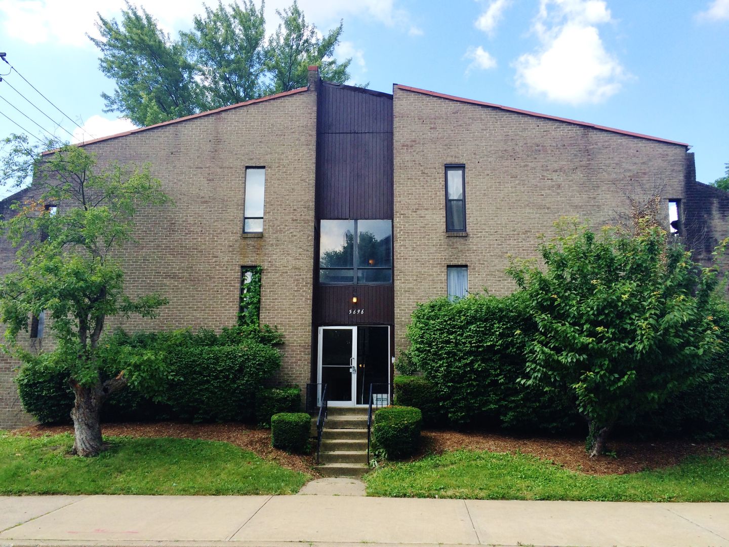 Pittsburgh Apartment: 5696 East Liberty Blvd.