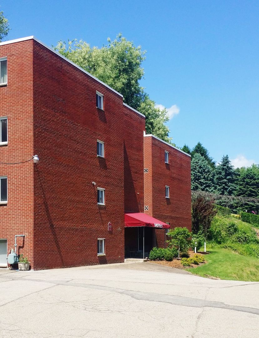 Cheswick Apartment: 431 Guys Run Road