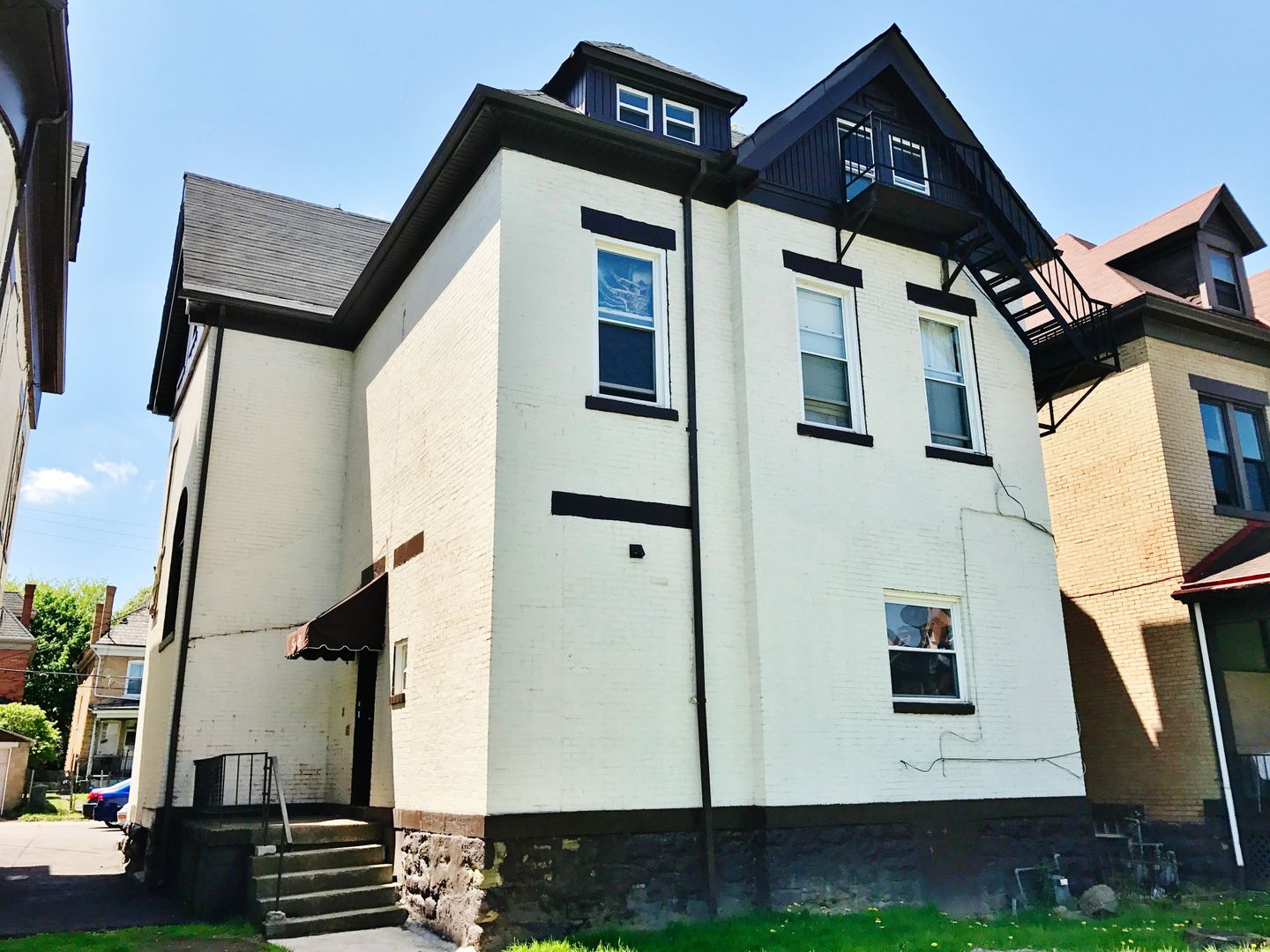 Pittsburgh Apartment: 5506 Stanton Ave