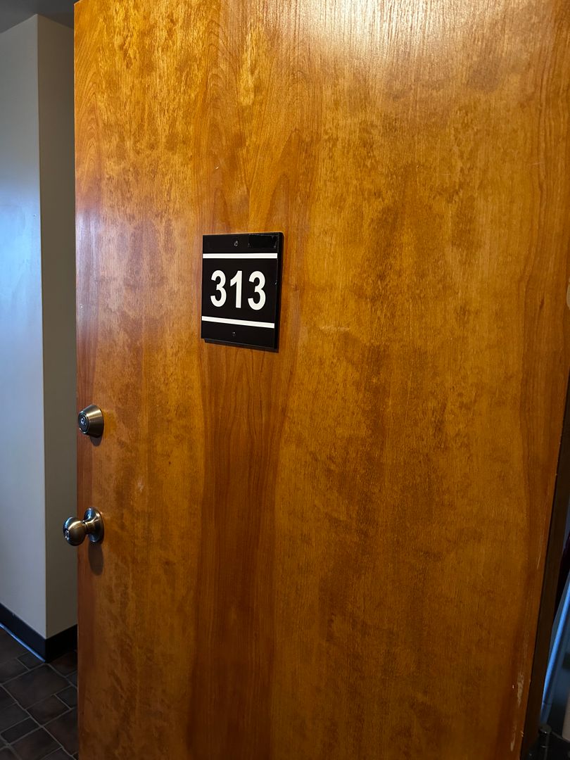 Rome Apartment: 80 Geiger Rd