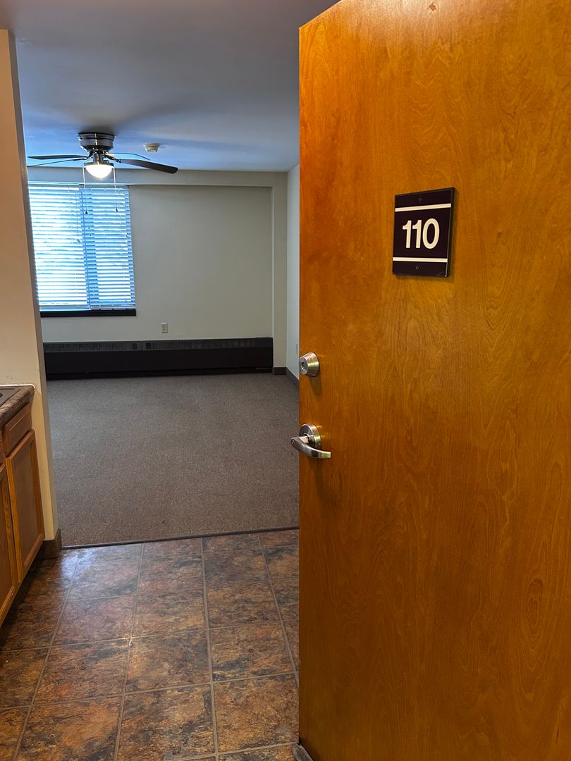 Rome Apartment: 80 Geiger Rd