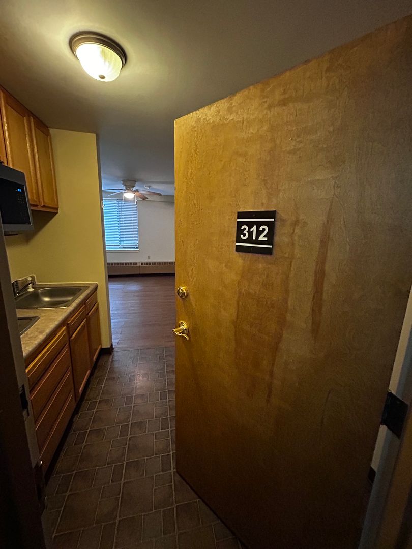 Rome Apartment: 80 Geiger Rd