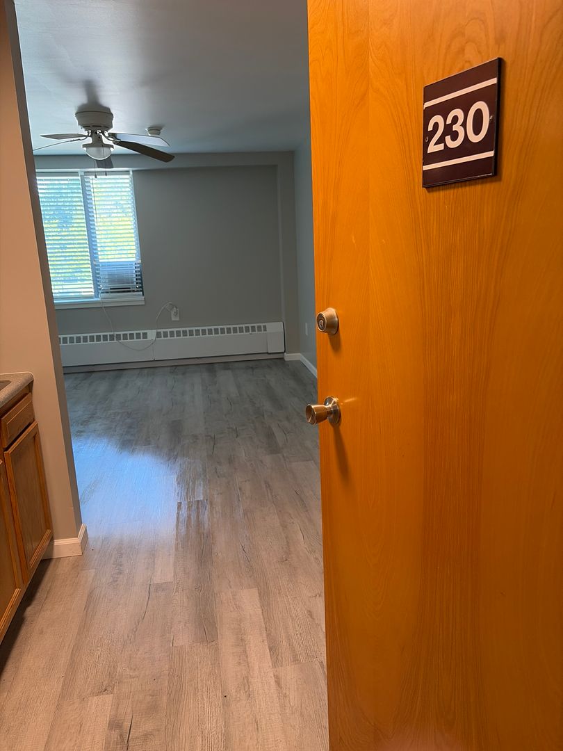 Rome Apartment: 80 Geiger Rd