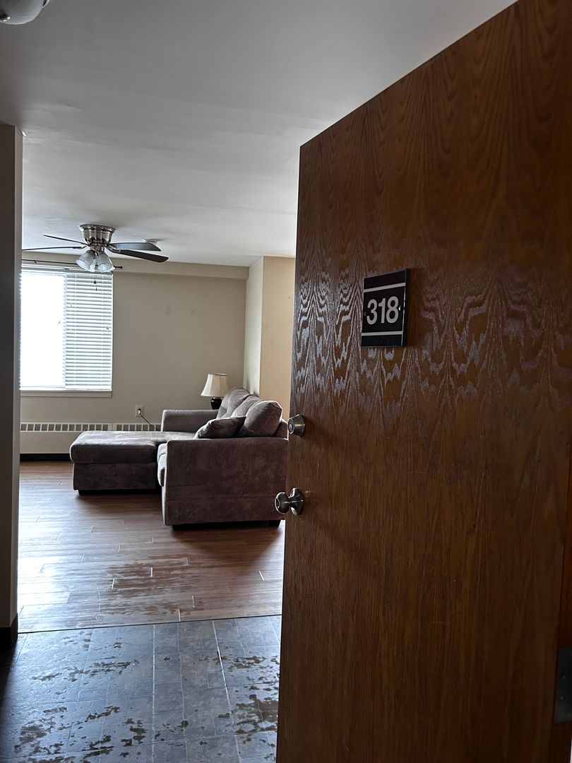 Rome Apartment: 80 Geiger Rd