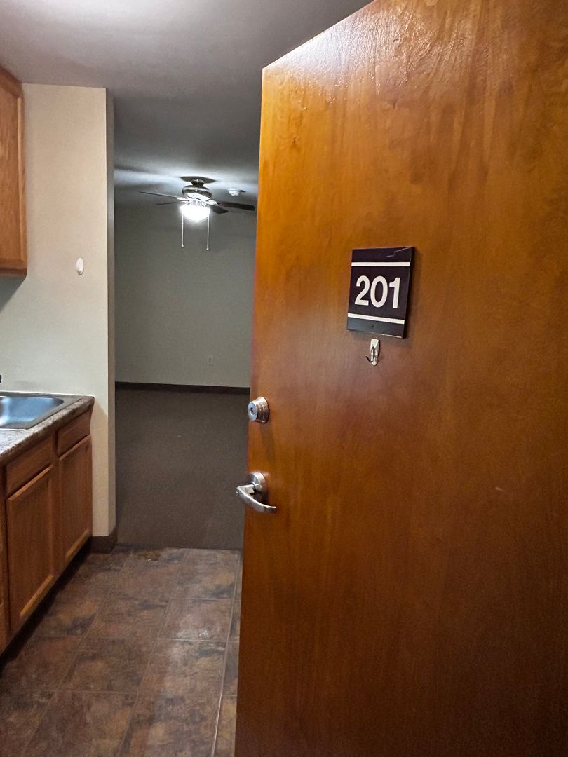 Rome Apartment: 80 Geiger Rd