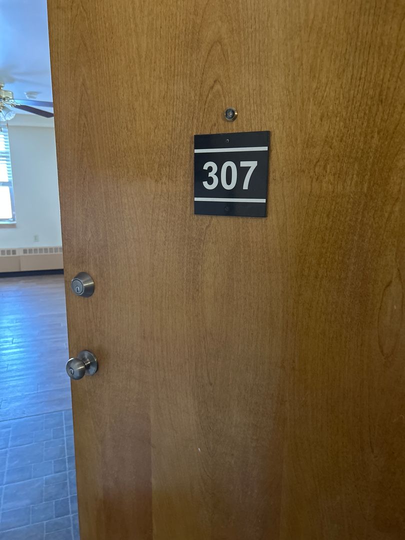 Rome Apartment: 80 Geiger Rd