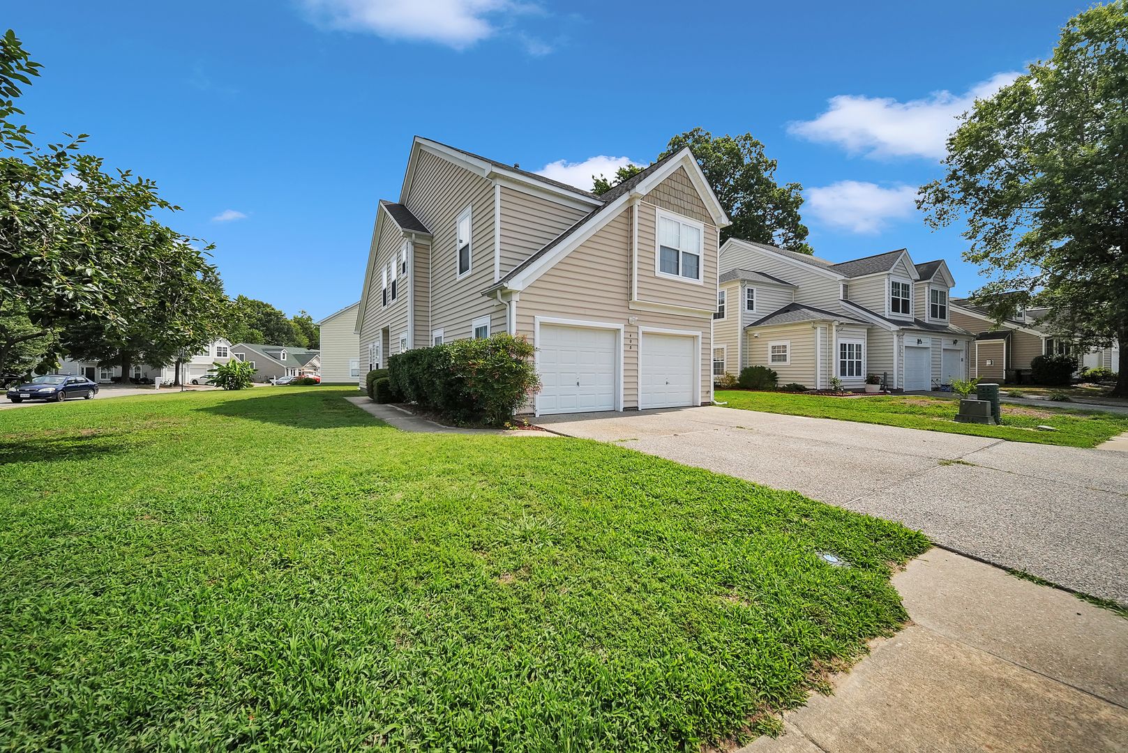 Yorktown House: 408 Holmes Blvd