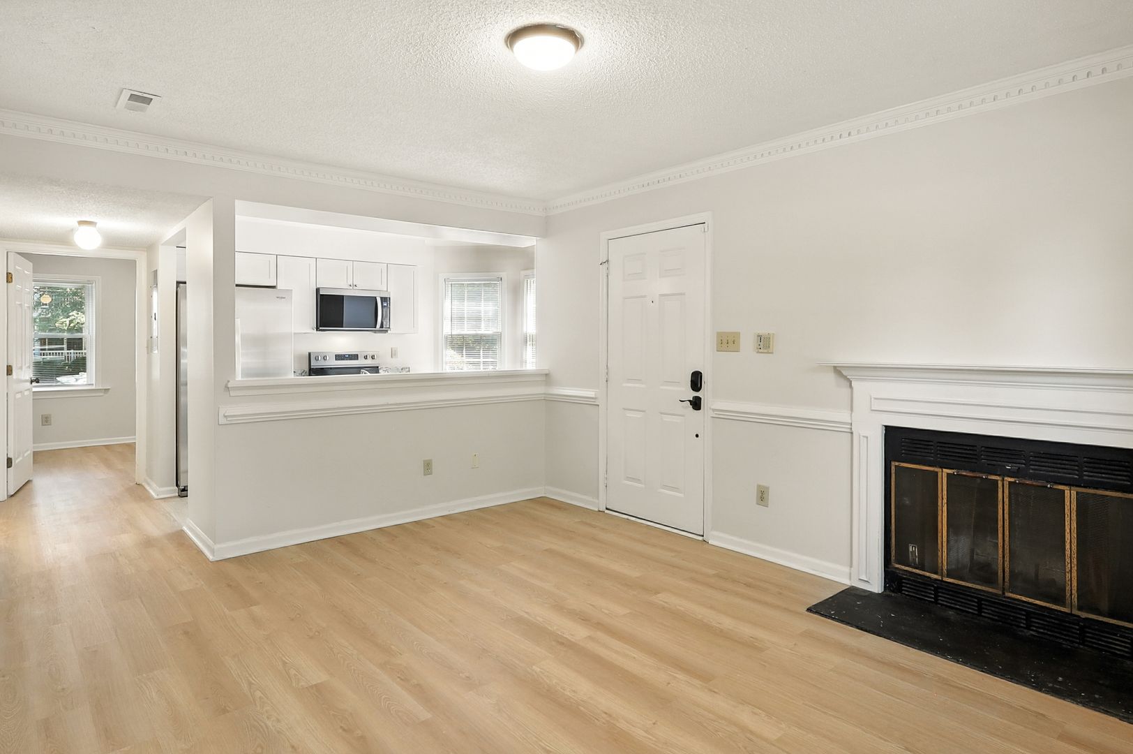 Hampton House: 13 Academy Lane