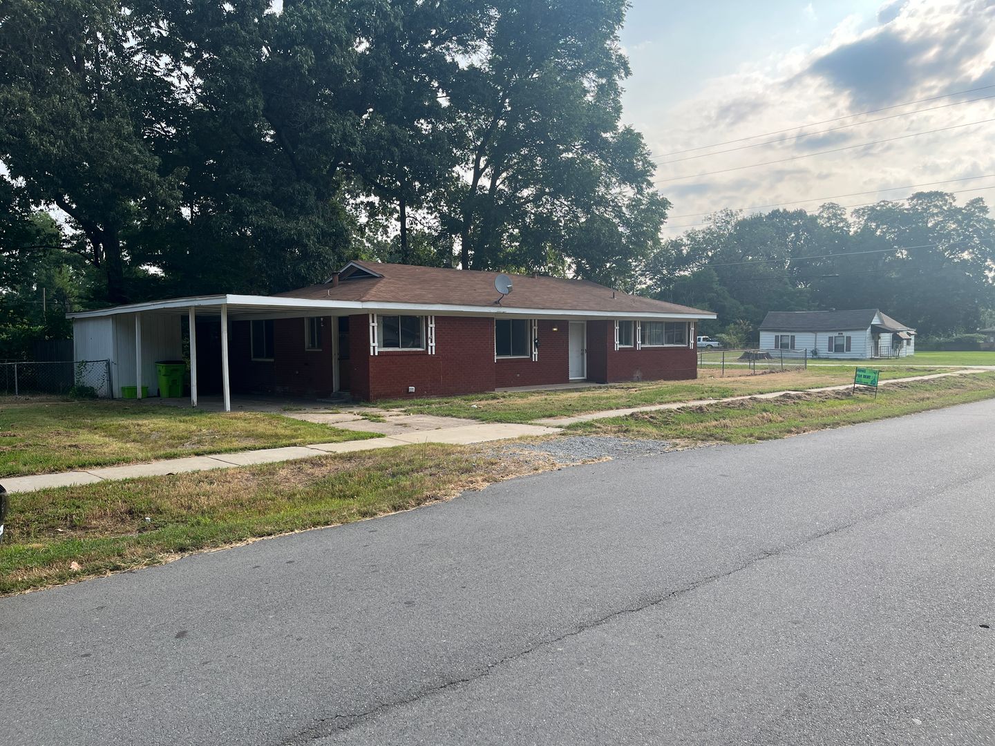 lonoke House: 120 E. Palm St.
