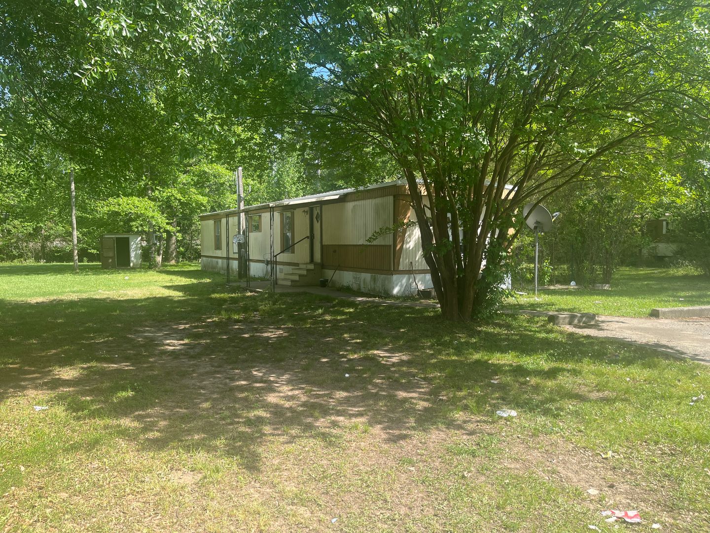Jacksonville House: 1705 Leonard Dr