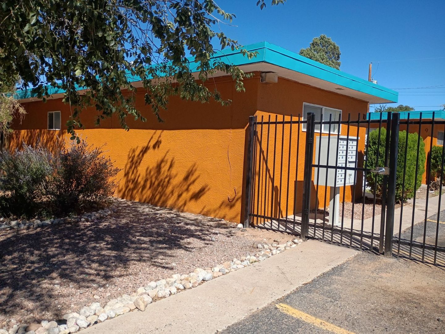 Albuquerque Apartment: 1132 Palomas Dr SE
