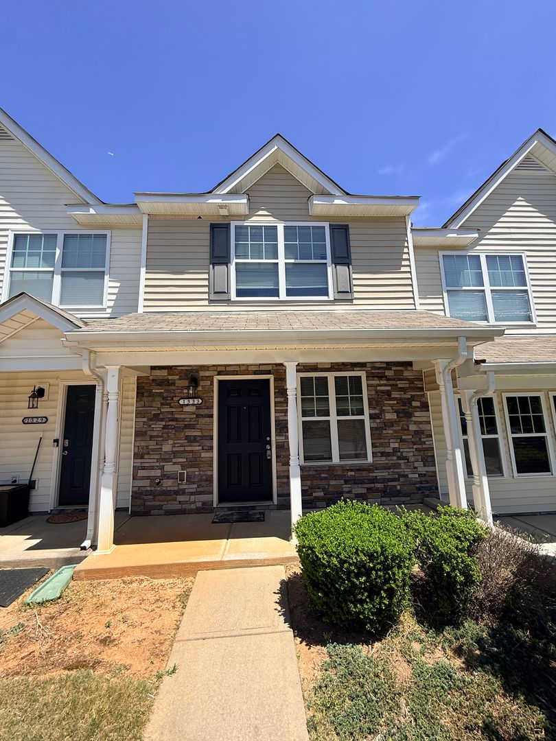 Charlotte Townhome: 1333 Killashee