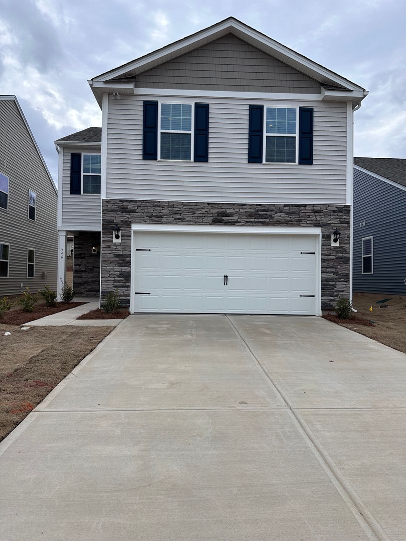 Hickory House: 546 13th Avenue Dr NE