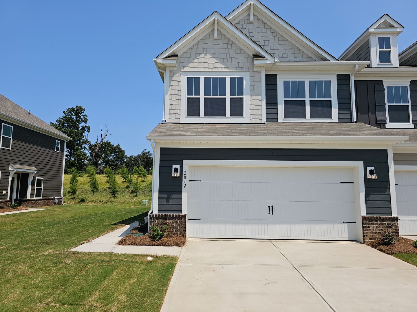 Monrone Townhome: 2839 Aubrey St