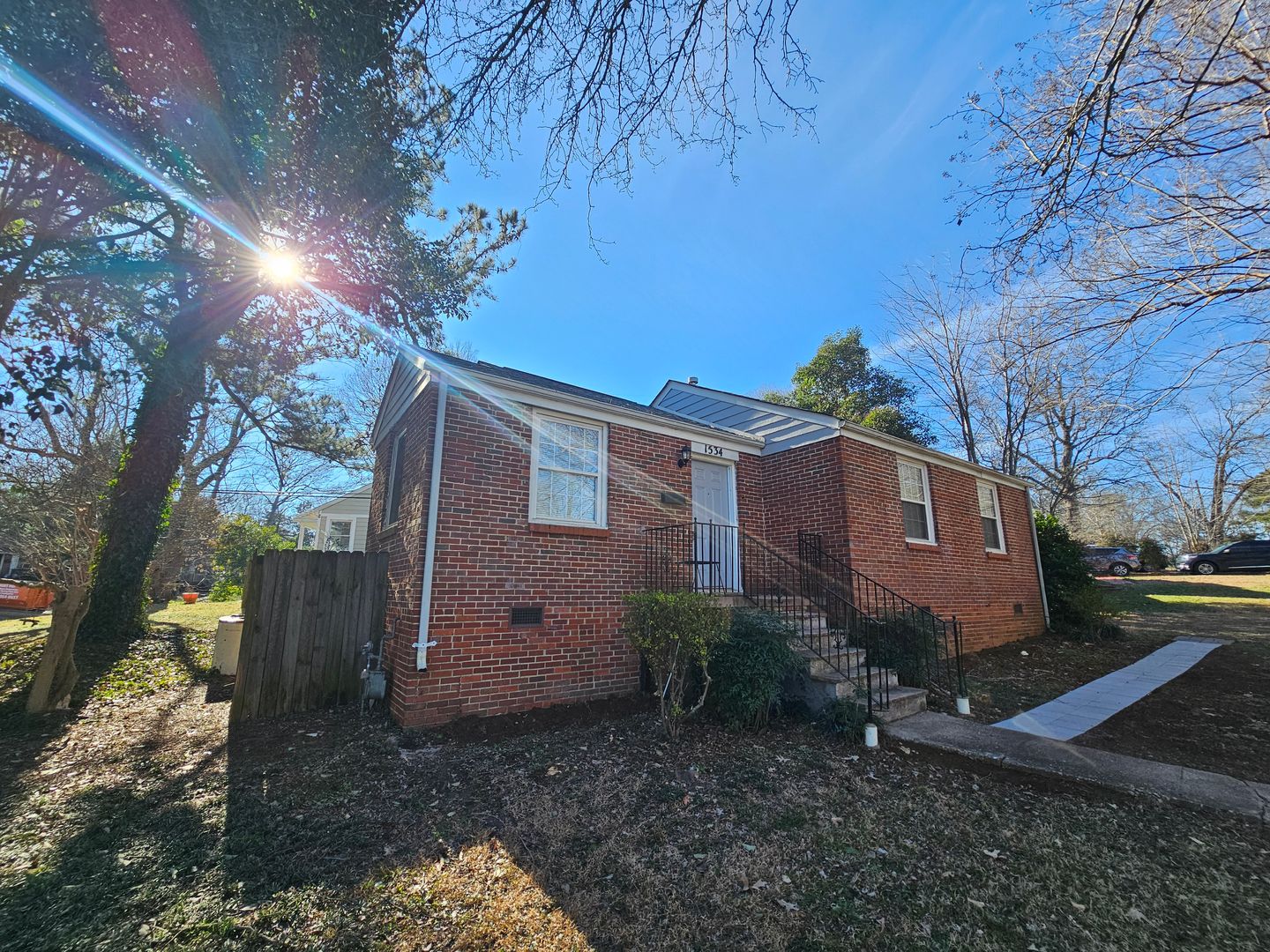 Charlotte House: 1534 Herrin Ave