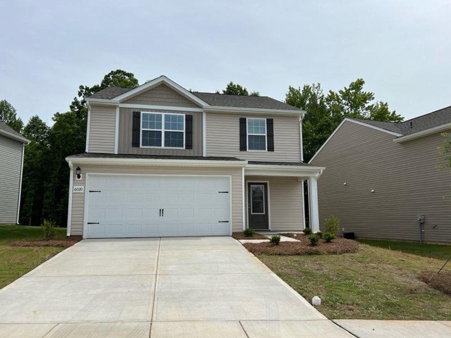 Charlotte House: 6020 Lowe Ln