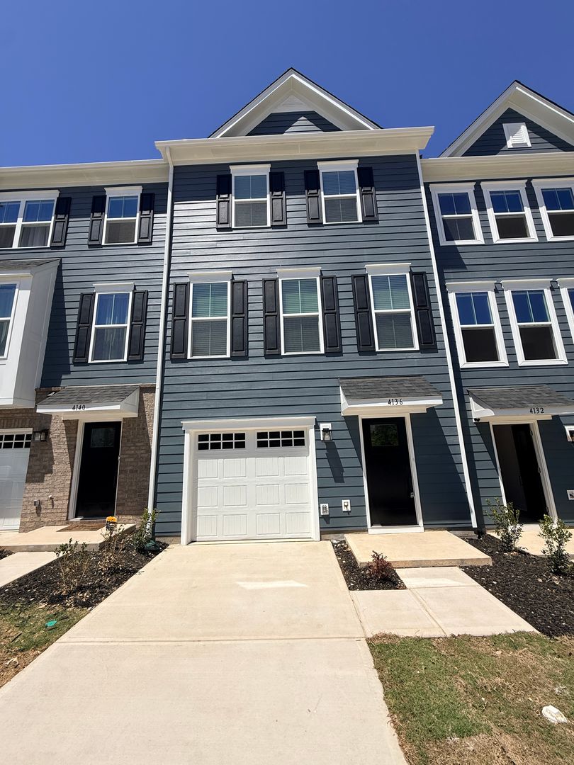 Charlotte Townhome: 4136 Auburn Oak Ln