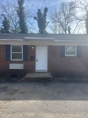 Two bedroom, one bath unit in multi-unit area. Close to Walmart, retail and Hwy 321.