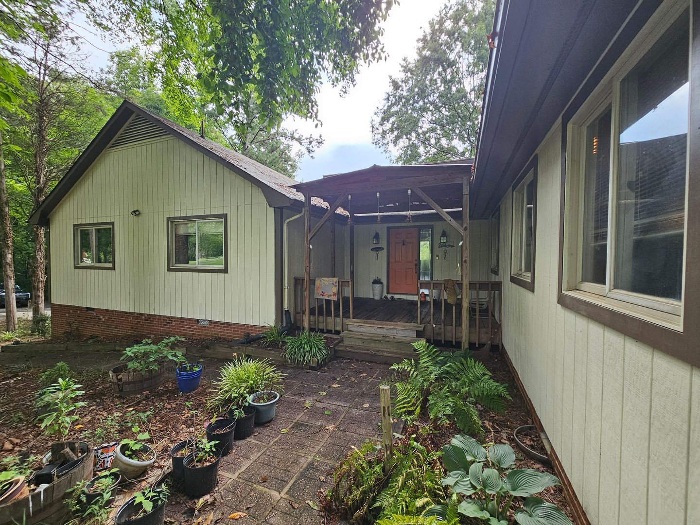 Concord House: 1105 Mistywood ln