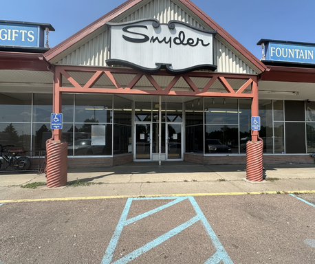 11,000 SQUARE FOOT RETAIL SPACE FOR RENT – photo 1
