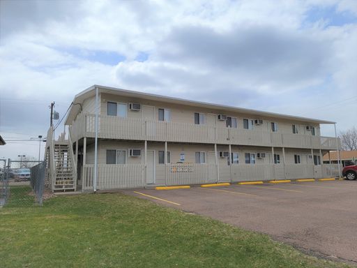1 BEDROOM, 1 BATH FOR PARK LOVERS AND EASY ACCESS TO 10TH AVENUE AMENITIES – photo 1