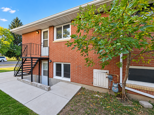 Freshly Remodeled 2-BEDROOM East End Apartment Near Malmstrom Afb & Pinski Park! – photo 1