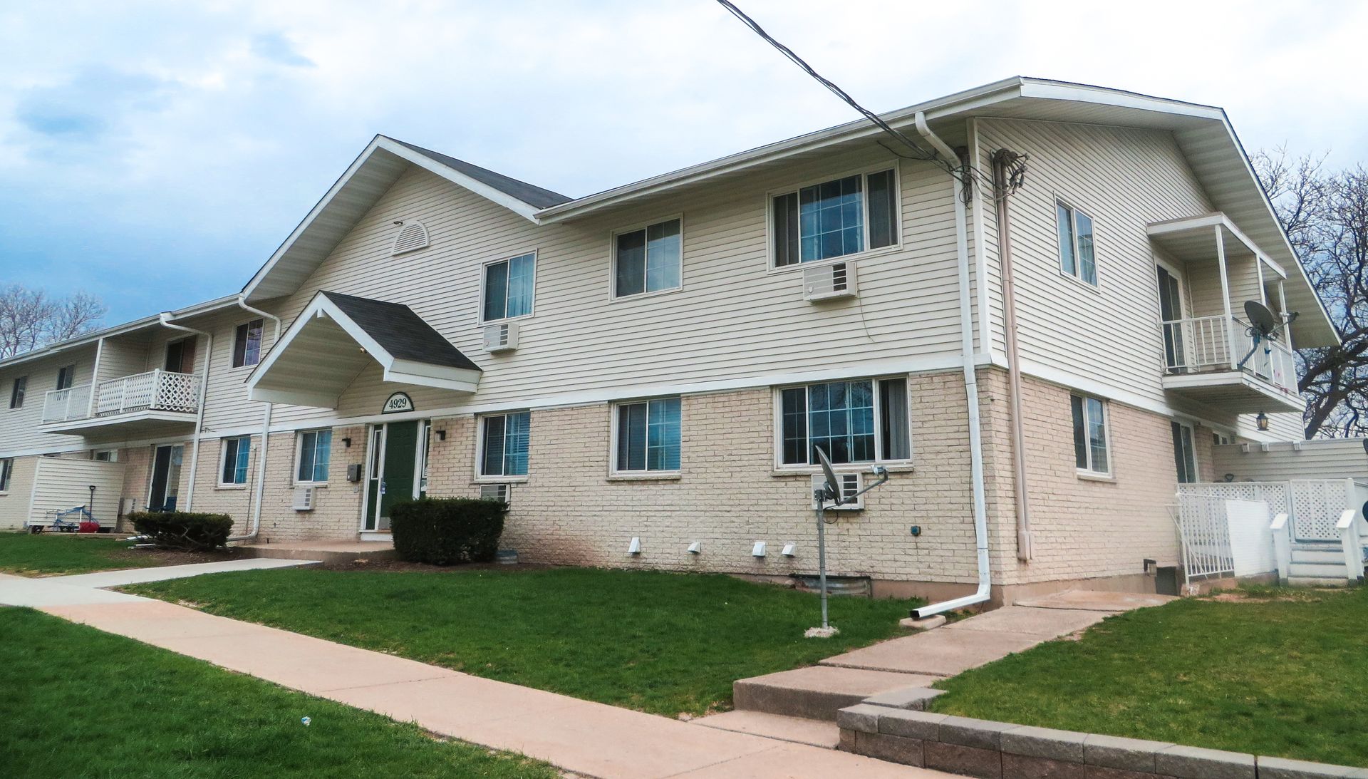 Fitchburg Apartment: 4929 Chalet Gardens Road