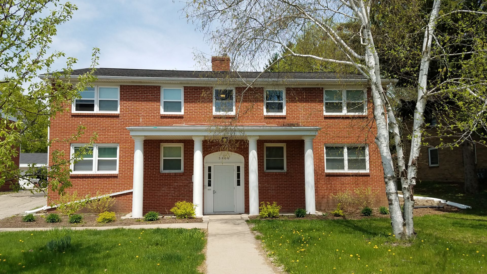 Madison Apartment: 5806 Raymond Rd