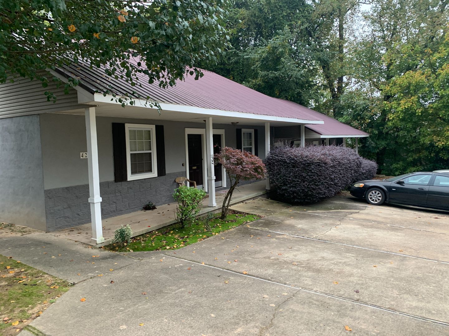 Benton Apartment: 421 Watson Lane. Apt 4