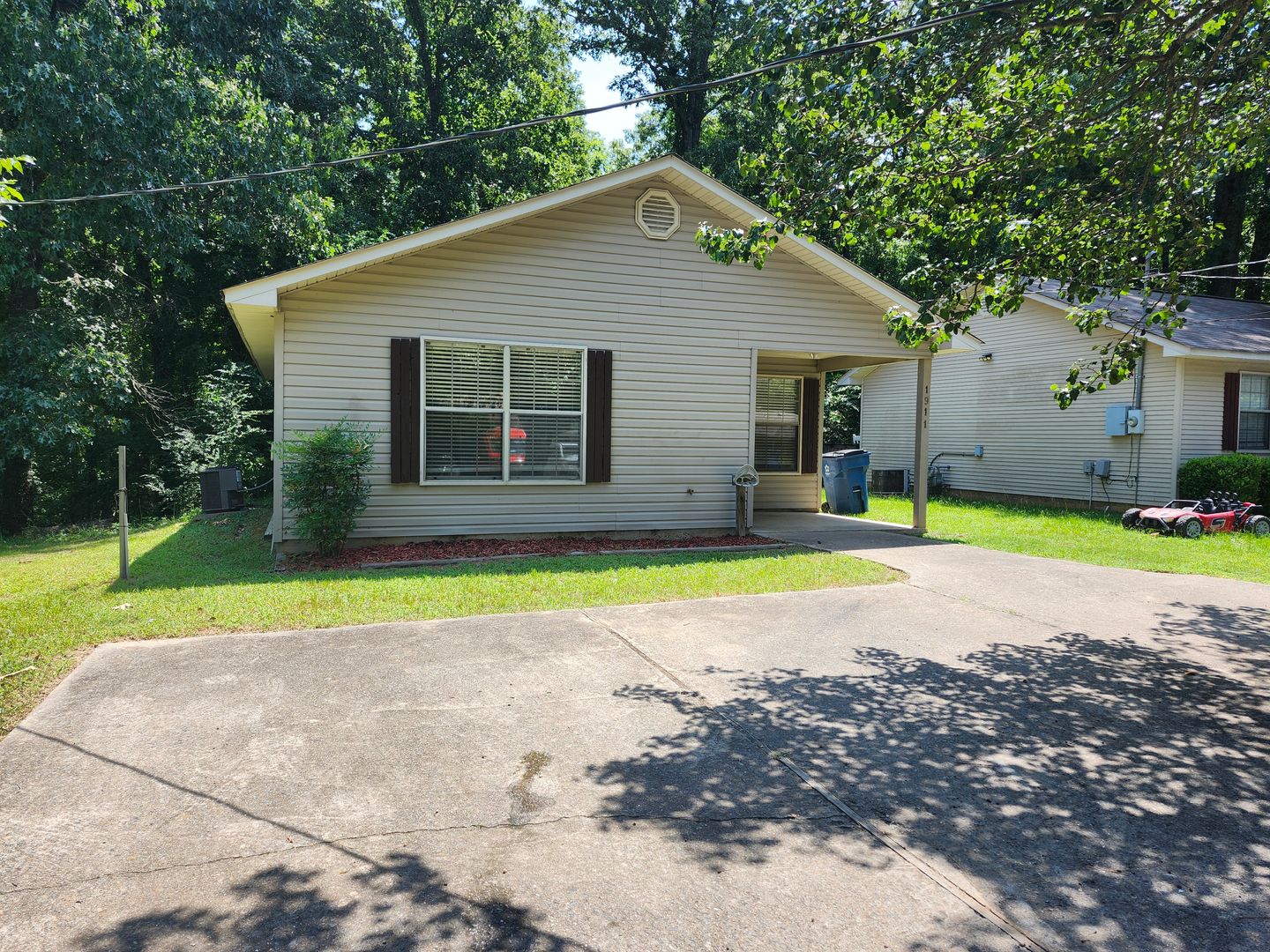 Benton House: 1911 Watts Rd.