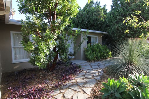 Beautiful 3 Bedroom Near UCR – photo 1