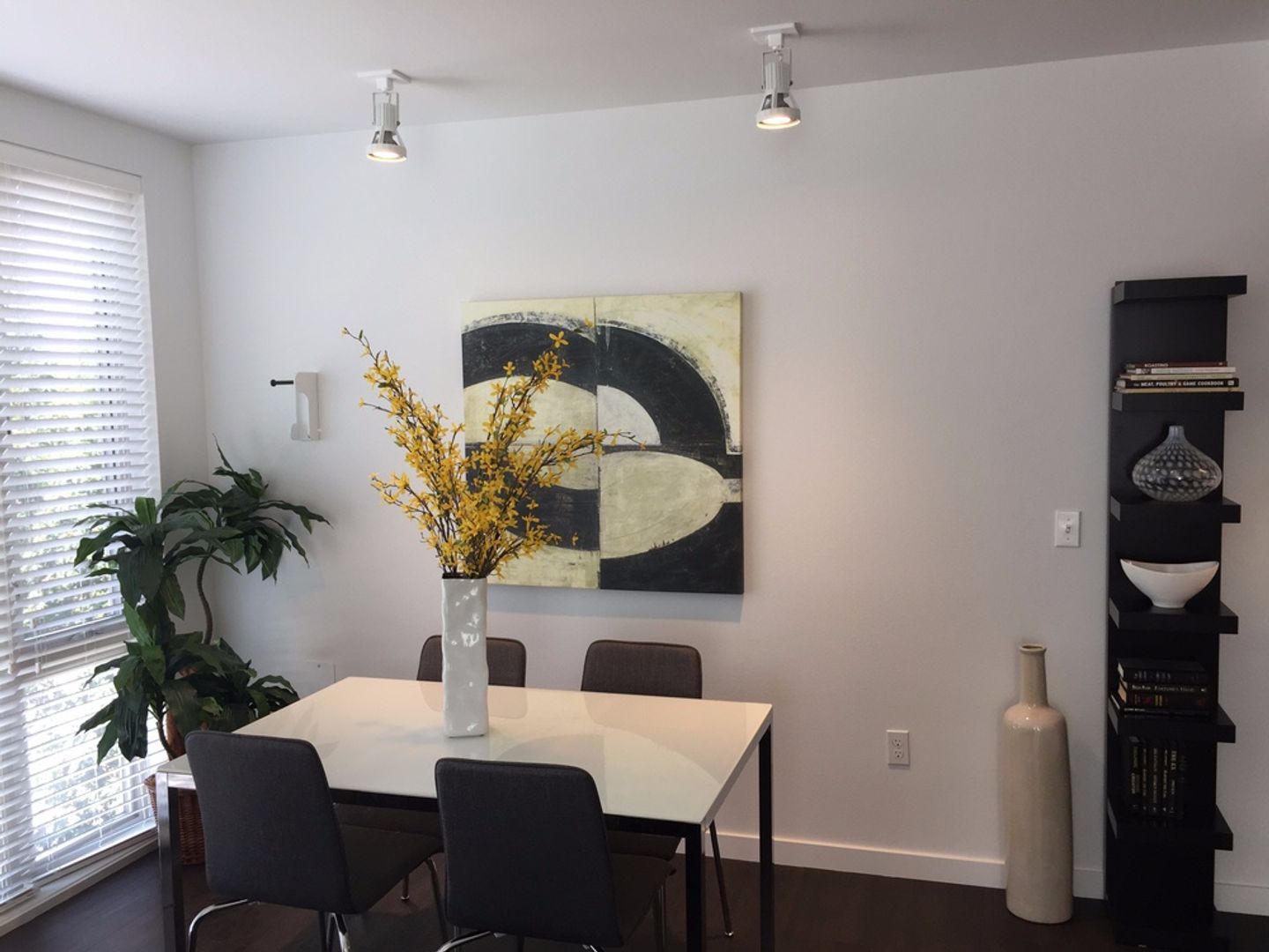 Portland Apartment: 405 NE Mason St