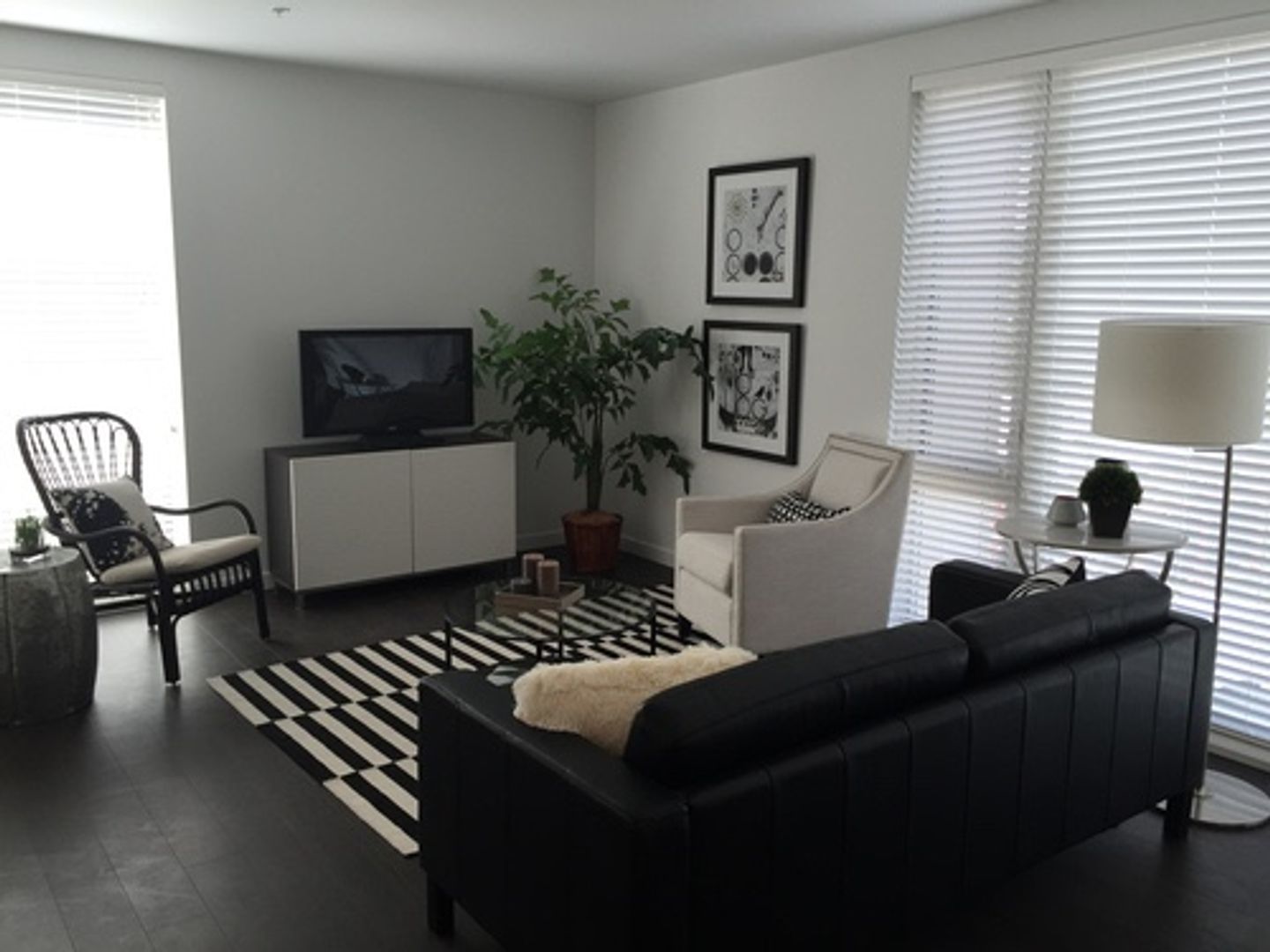 Portland Apartment: 405 NE Mason St