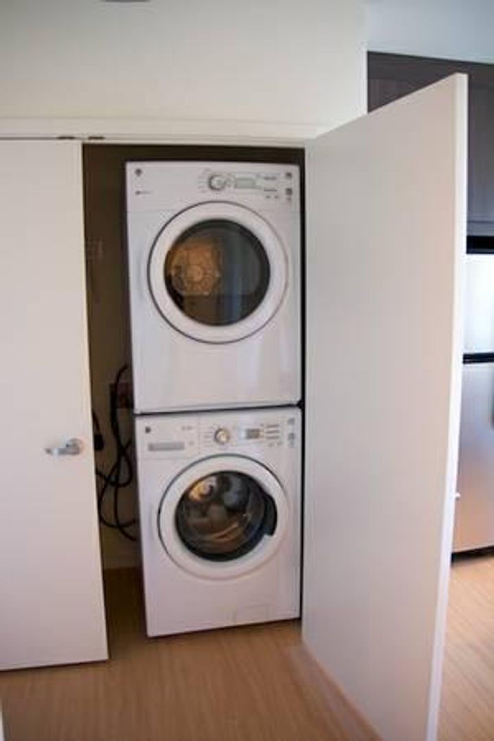 Milwaukee Apartment: 1601 N Jackson Street