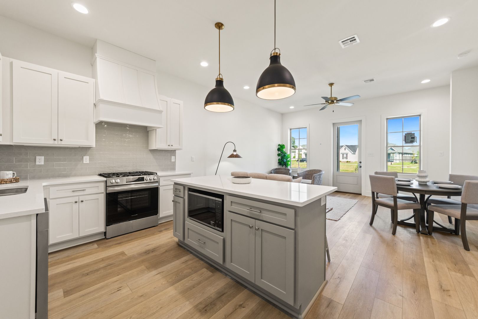 Scott Apartment: 315 Sandstone Avenue