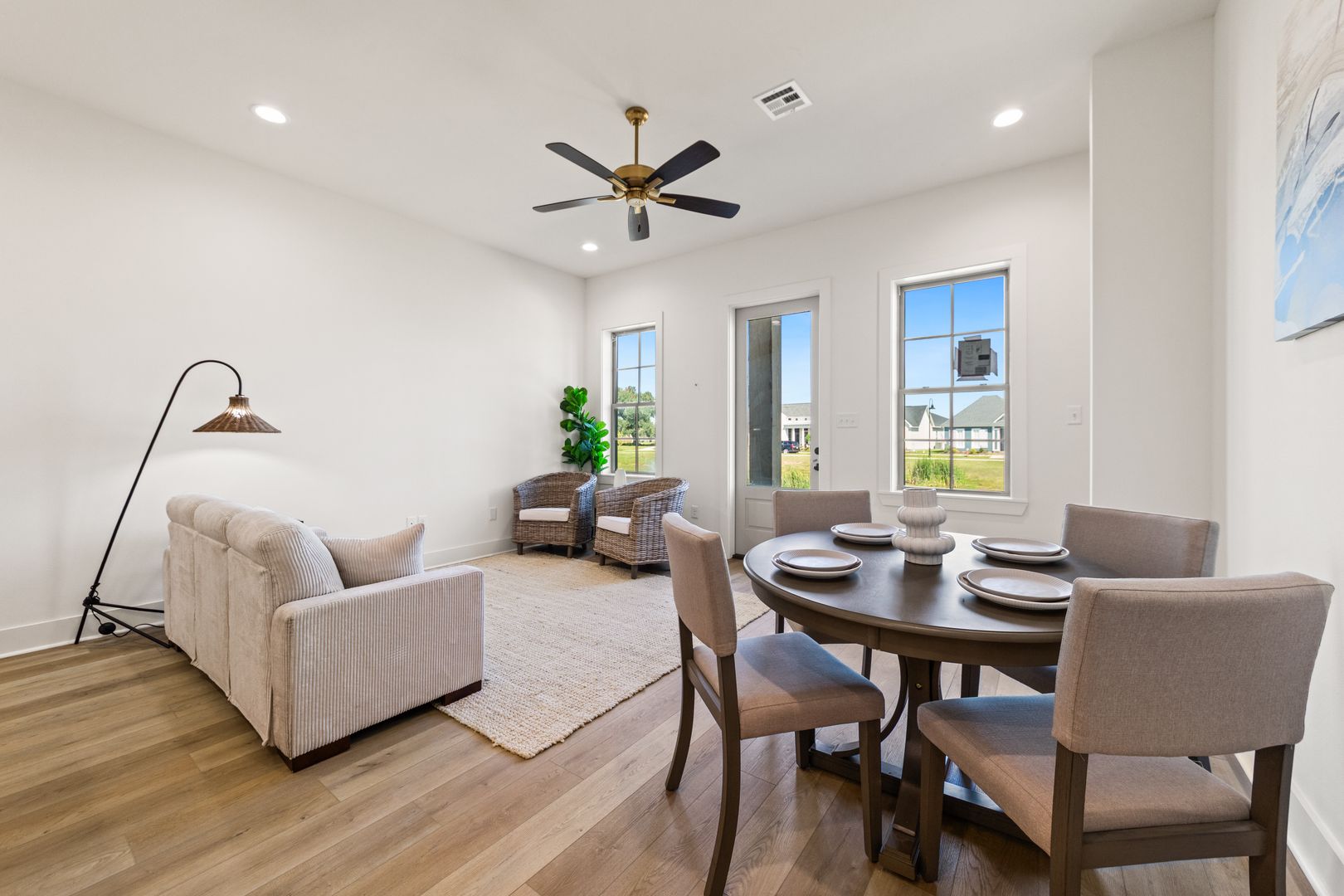 Scott Apartment: 315 Sandstone Avenue