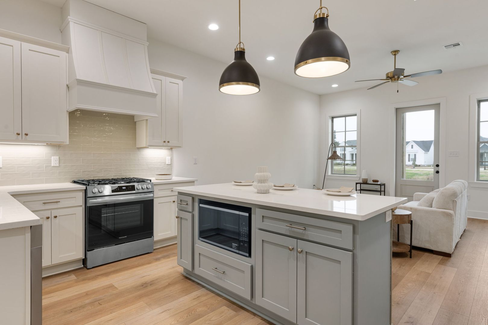 Scott Townhome: 315 Sandstone Ave Unit 101