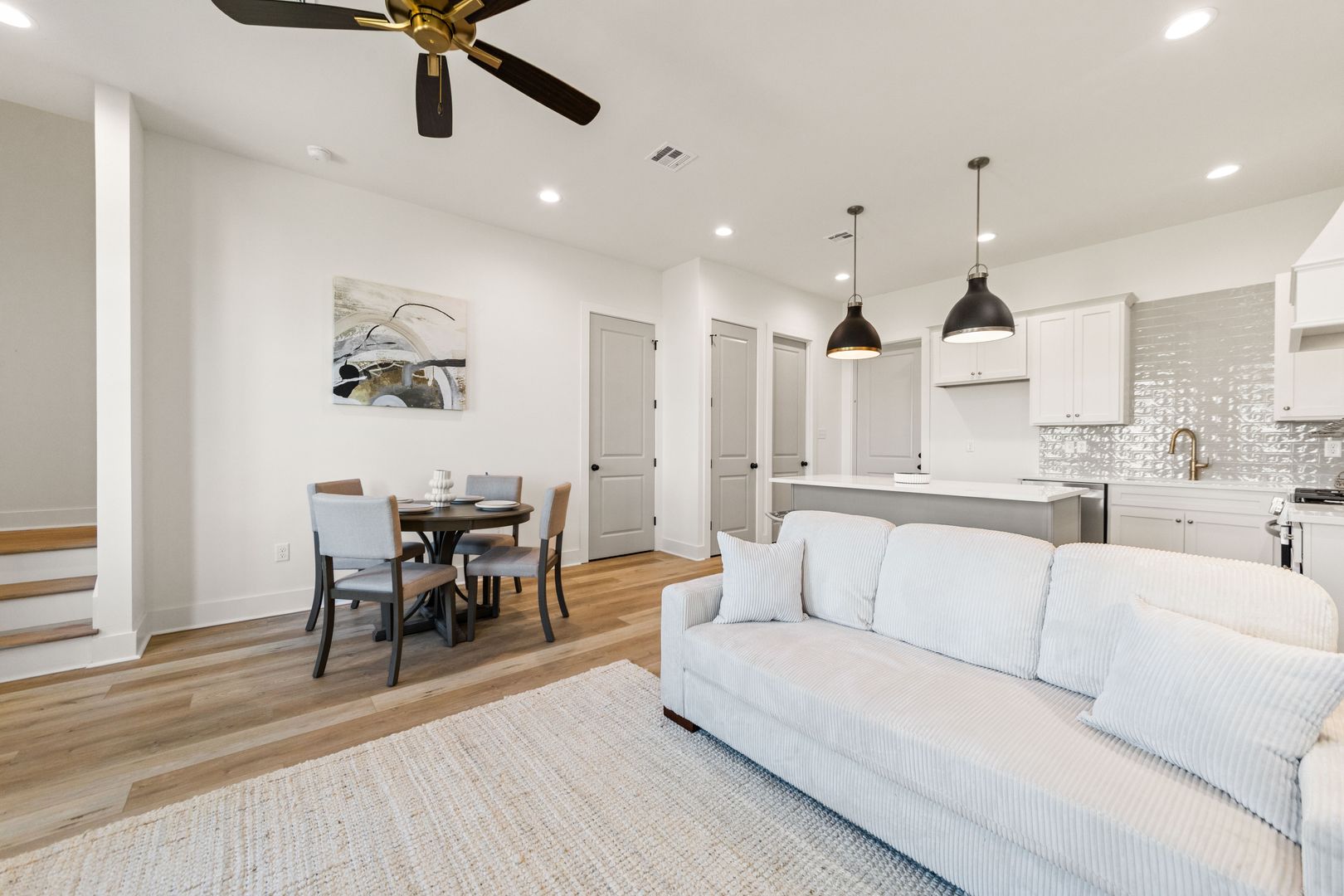 Scott Townhome: 315 Sandstone Ave Unit 205