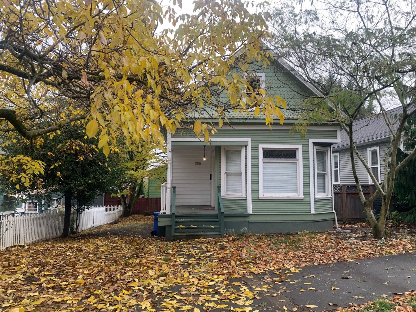 Portland House: 3738 SE Milwaukie Avenue