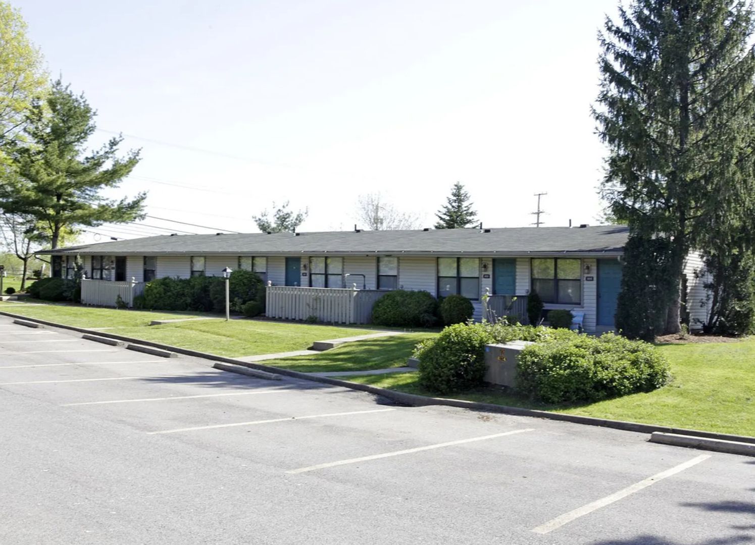 Coraopolis Apartment: 101 Red Deer Lane