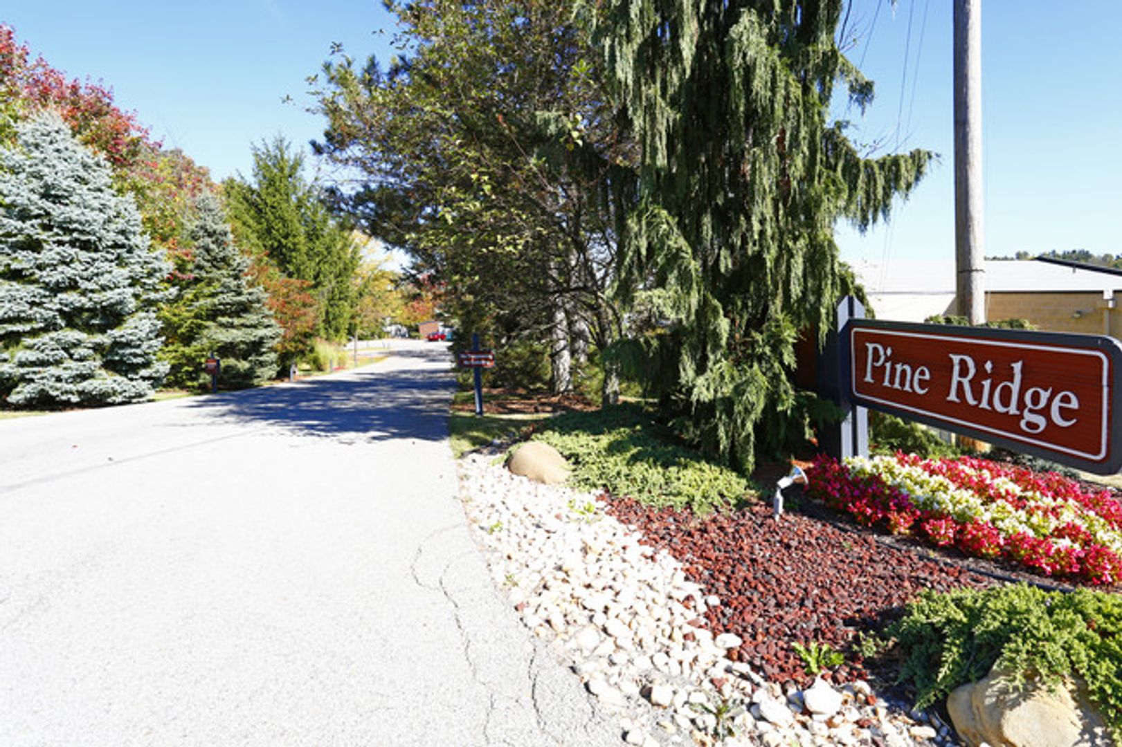 Oakdale Apartment: 100 Pine Ridge Drive