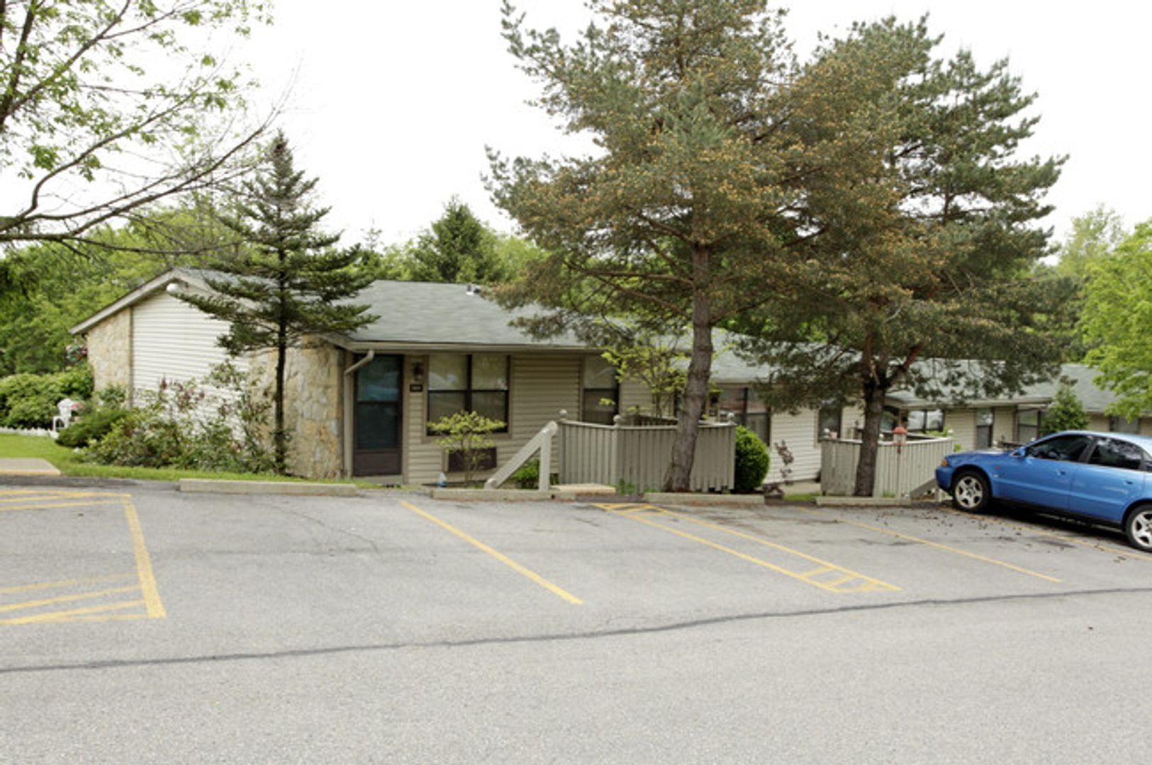 Coraopolis Apartment: 1000 Dorothy Street
