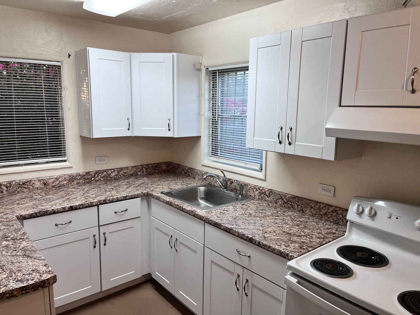 Tucson Apartment: 10 W. Rillito Street